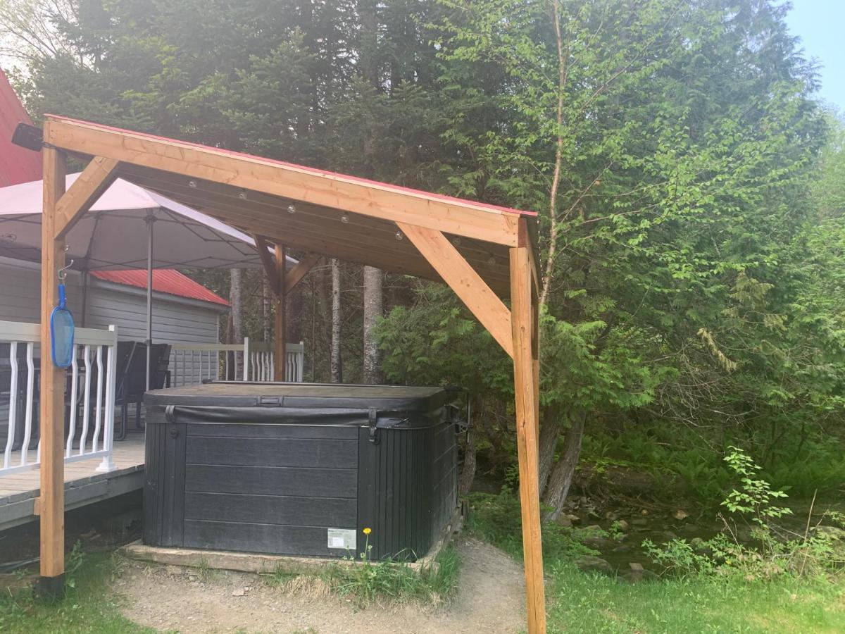 Camping Chalets Spas Pignons Rouges Saint Romain Exterior foto
