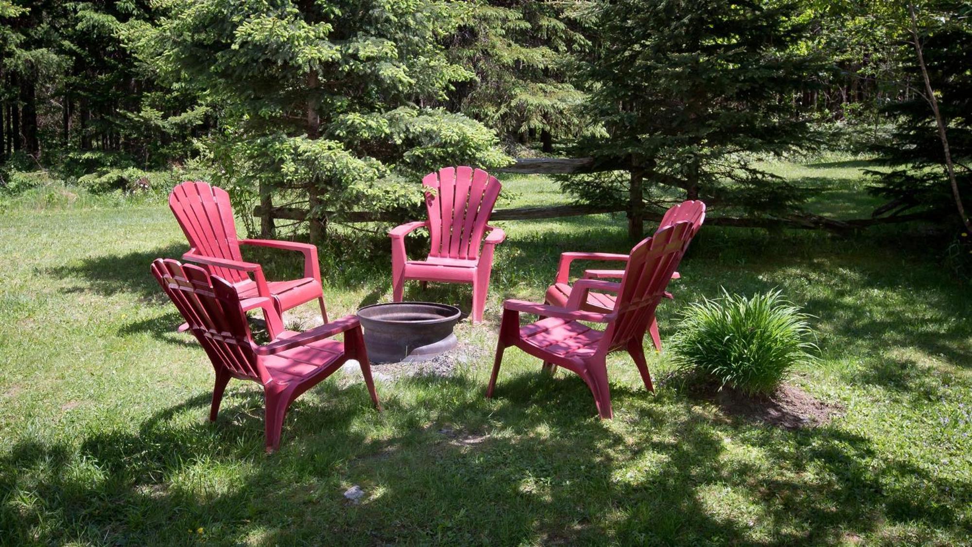 Camping Chalets Spas Pignons Rouges Saint Romain Exterior foto