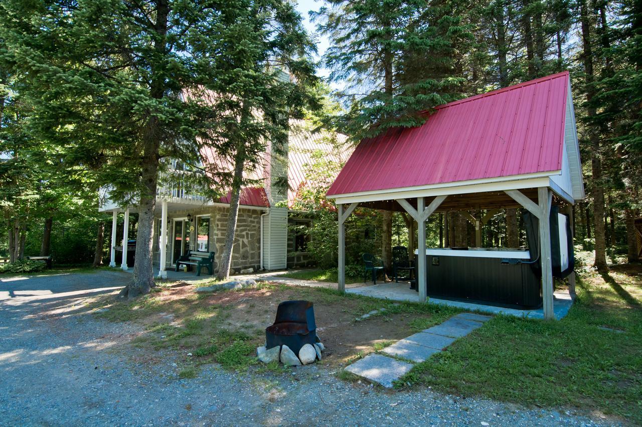 Camping Chalets Spas Pignons Rouges Saint Romain Exterior foto